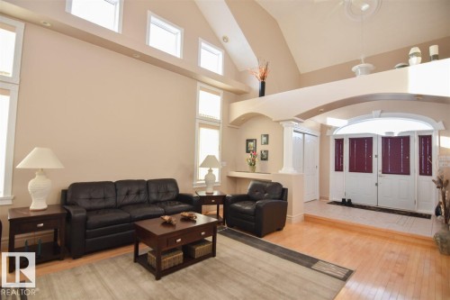 16115 57 Street, Edmonton, AB - Indoor Photo Showing Living Room