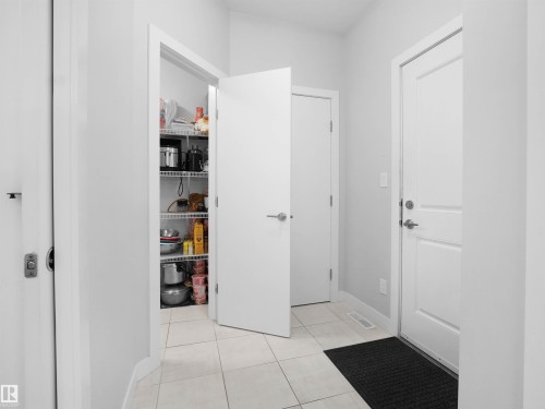 9143 Pear Drive, Edmonton, AB - Indoor Photo Showing Other Room