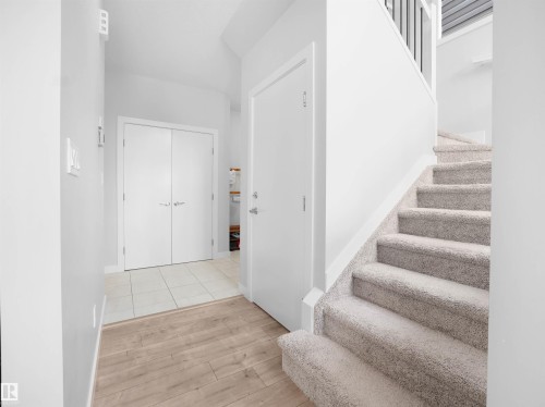 9143 Pear Drive, Edmonton, AB - Indoor Photo Showing Other Room