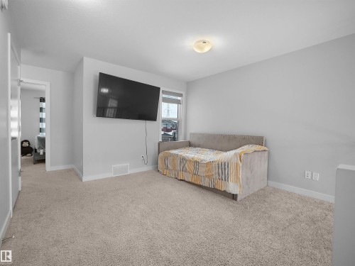 9143 Pear Drive, Edmonton, AB - Indoor Photo Showing Bedroom