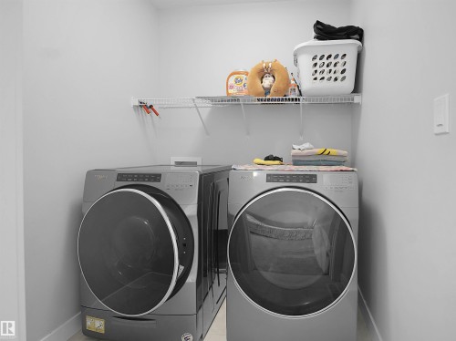 9143 Pear Drive, Edmonton, AB - Indoor Photo Showing Laundry Room