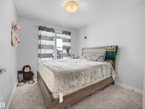 9143 Pear Drive, Edmonton, AB - Indoor Photo Showing Bedroom