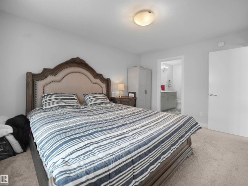 9143 Pear Drive, Edmonton, AB - Indoor Photo Showing Bedroom