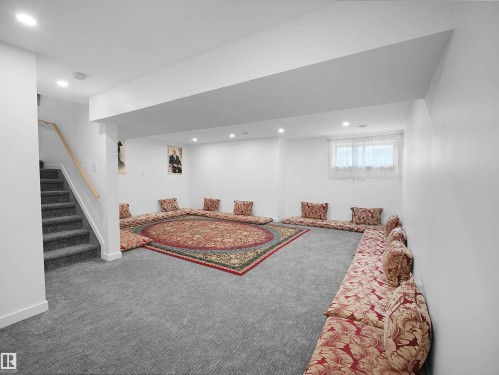 9143 Pear Drive, Edmonton, AB - Indoor