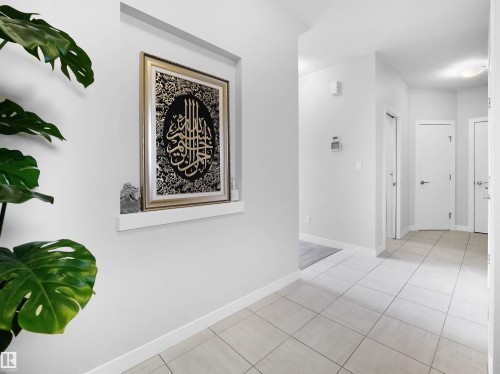 9143 Pear Drive, Edmonton, AB - Indoor Photo Showing Other Room