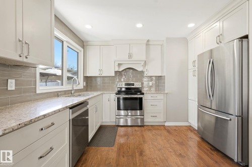 30 Afton Crescent, St. Albert, AB - Indoor Photo Showing Kitchen With Stainless Steel Kitchen With Upgraded Kitchen