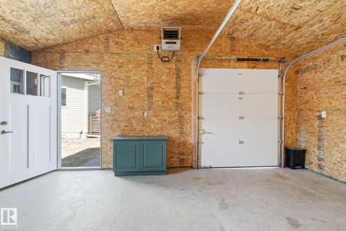 30 Afton Crescent, St. Albert, AB - Indoor Photo Showing Garage