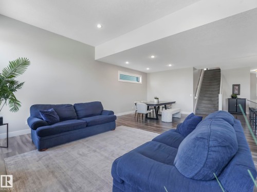 4260 Charles Close, Edmonton, AB - Indoor Photo Showing Living Room