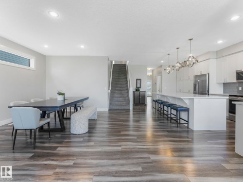 4260 Charles Close, Edmonton, AB - Indoor