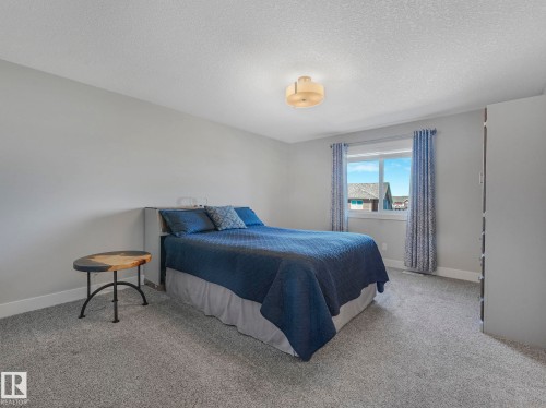 4260 Charles Close, Edmonton, AB - Indoor Photo Showing Bedroom