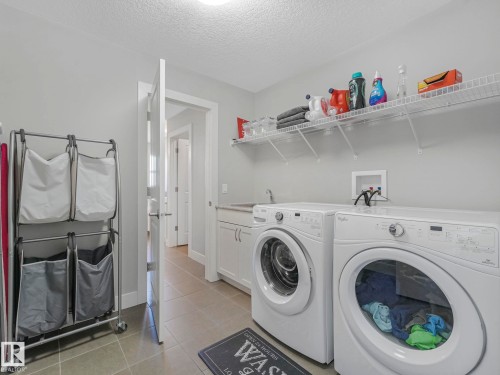 4260 Charles Close, Edmonton, AB - Indoor Photo Showing Laundry Room