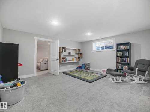 4260 Charles Close, Edmonton, AB - Indoor