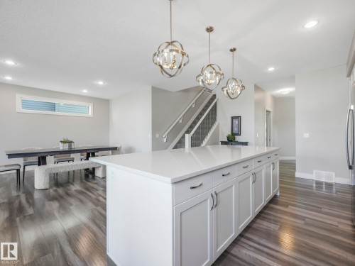 4260 Charles Close, Edmonton, AB - Indoor