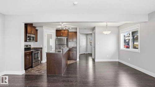 7 Ashby Gardens, Spruce Grove, AB - Indoor Photo Showing Kitchen