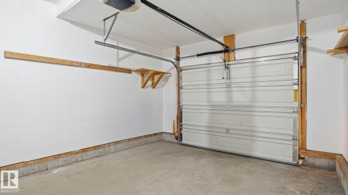 7 Ashby Gardens, Spruce Grove, AB - Indoor Photo Showing Garage
