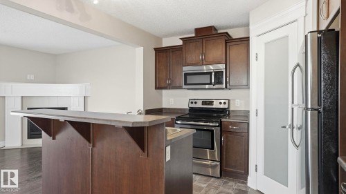 7 Ashby Gardens, Spruce Grove, AB - Indoor Photo Showing Kitchen