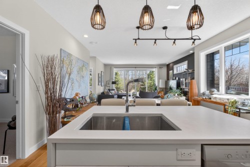 3381 Chickadee Drive, Edmonton, AB - Indoor Photo Showing Kitchen