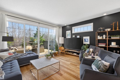 3381 Chickadee Drive, Edmonton, AB - Indoor Photo Showing Living Room