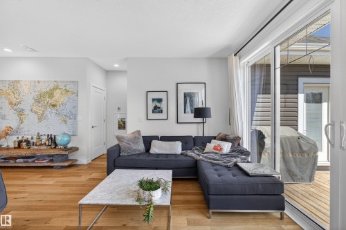 3381 Chickadee Drive, Edmonton, AB - Indoor Photo Showing Living Room