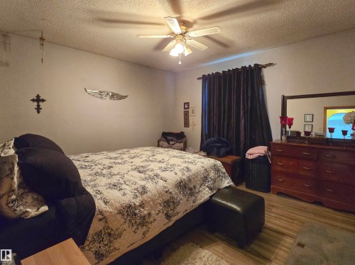 13220 132 Street, Edmonton, AB - Indoor Photo Showing Bedroom