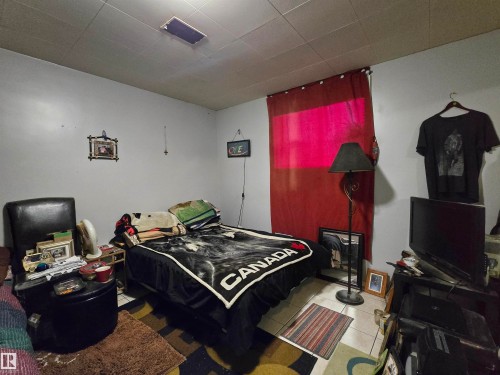 13220 132 Street, Edmonton, AB - Indoor Photo Showing Bedroom