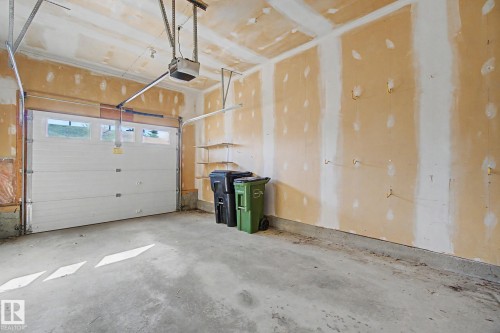 17434 Callingwood Road, Edmonton, AB - Indoor Photo Showing Garage