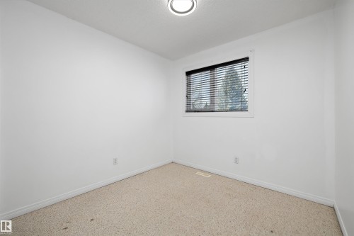 115 Walker Road, Edmonton, AB - Indoor Photo Showing Other Room