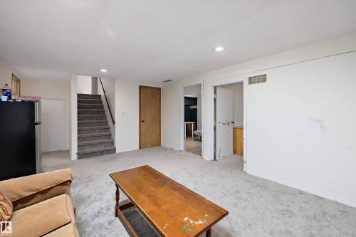 115 Walker Road, Edmonton, AB - Indoor