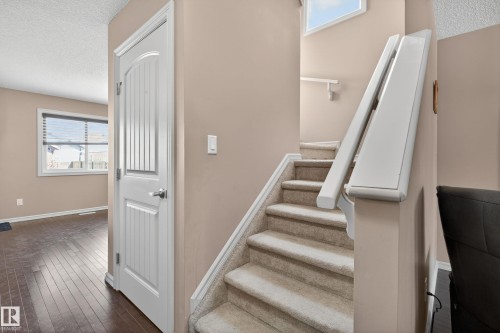 5636 18 Avenue, Edmonton, AB - Indoor Photo Showing Other Room