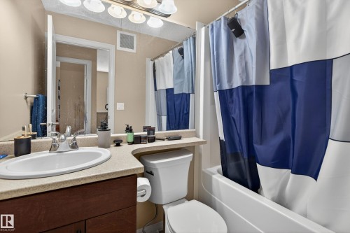 5636 18 Avenue, Edmonton, AB - Indoor Photo Showing Bathroom