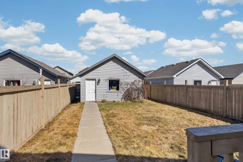 5636 18 Avenue, Edmonton, AB - Outdoor