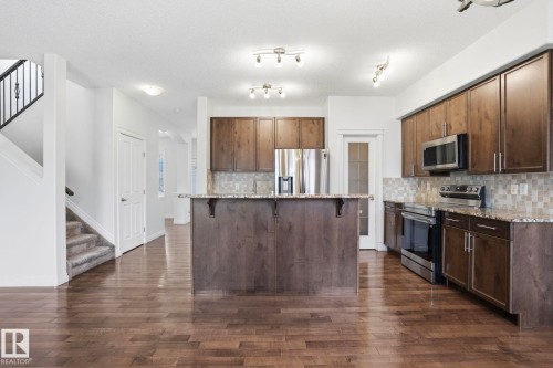 171 Keyport Circle, Leduc, AB - Indoor Photo Showing Kitchen With Upgraded Kitchen