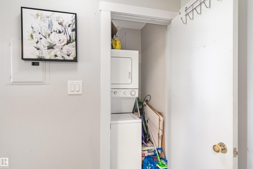105 10230 120 Street Nw, Edmonton, AB - Indoor Photo Showing Laundry Room