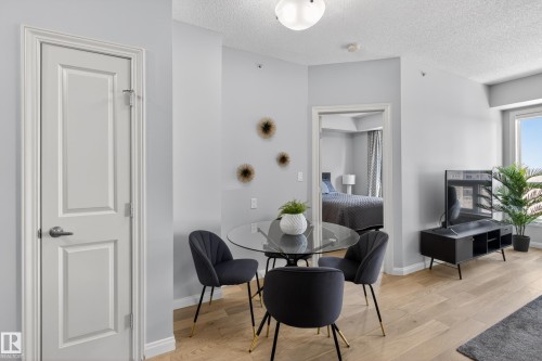 202 9819 104 Street, Edmonton, AB - Indoor Photo Showing Dining Room