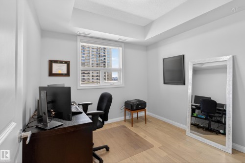 202 9819 104 Street, Edmonton, AB - Indoor Photo Showing Office