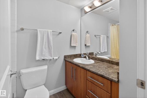 202 9819 104 Street, Edmonton, AB - Indoor Photo Showing Bathroom