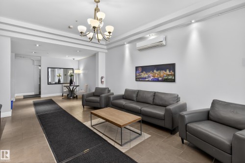 202 9819 104 Street, Edmonton, AB - Indoor Photo Showing Living Room