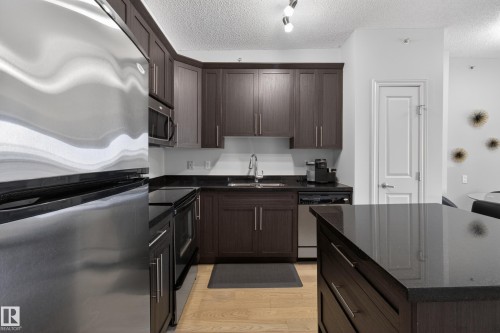 202 9819 104 Street, Edmonton, AB - Indoor Photo Showing Kitchen