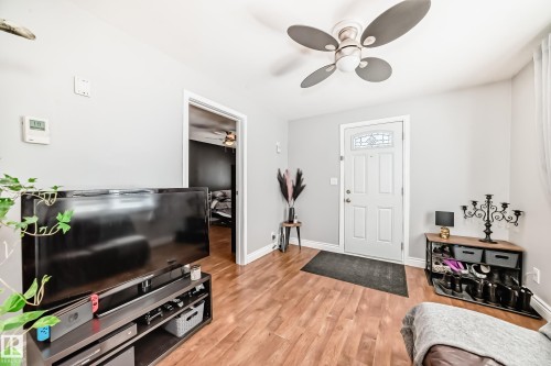 12146 95 Street, Edmonton, AB - Indoor