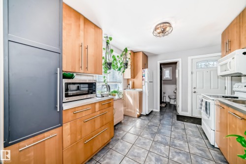 12146 95 Street, Edmonton, AB - Indoor Photo Showing Kitchen