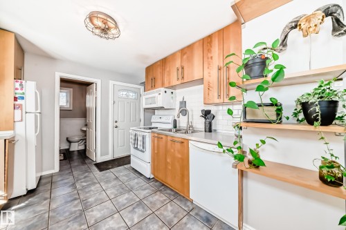 12146 95 Street, Edmonton, AB - Indoor Photo Showing Kitchen With Double Sink