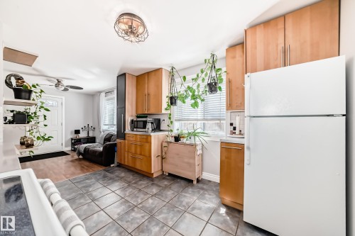 12146 95 Street, Edmonton, AB - Indoor Photo Showing Kitchen
