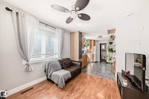 12146 95 Street, Edmonton, AB - Indoor Photo Showing Other Room