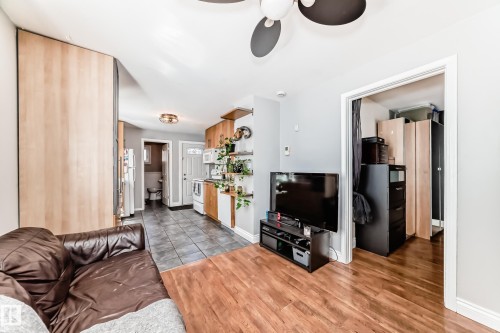 12146 95 Street, Edmonton, AB - Indoor