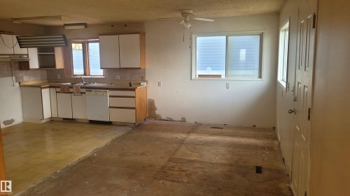 9921 162 Street, Edmonton, AB - Indoor