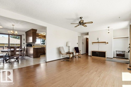 35 Oatway Drive, Stony Plain, AB - Indoor Photo Showing Living Room