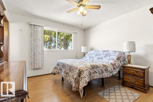 35 Oatway Drive, Stony Plain, AB - Indoor Photo Showing Bedroom