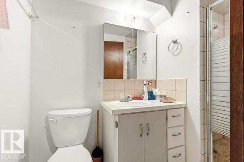 35 Oatway Drive, Stony Plain, AB - Indoor Photo Showing Bathroom