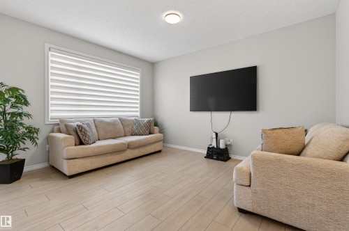 5348 Lark Landing, Edmonton, AB - Indoor Photo Showing Living Room