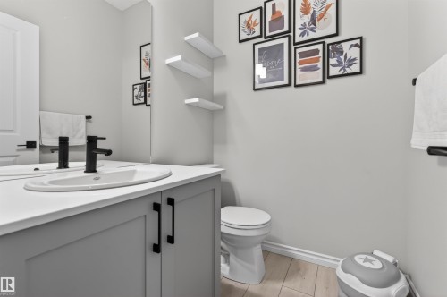 5348 Lark Landing, Edmonton, AB - Indoor Photo Showing Bathroom